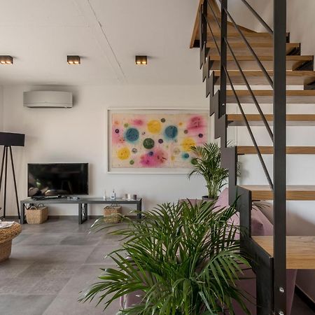 Holiday Home Lola, Sea On A Palm! Heated Pool โตรกีร์ ภายนอก รูปภาพ