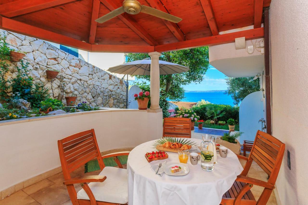 Holiday Home Lola, Sea On A Palm! Heated Pool โตรกีร์ ภายนอก รูปภาพ