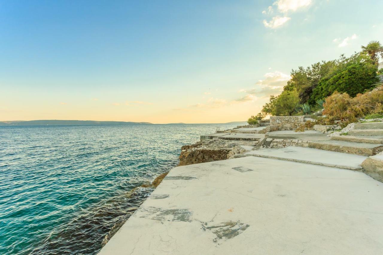 Holiday Home Lola, Sea On A Palm! Heated Pool โตรกีร์ ภายนอก รูปภาพ