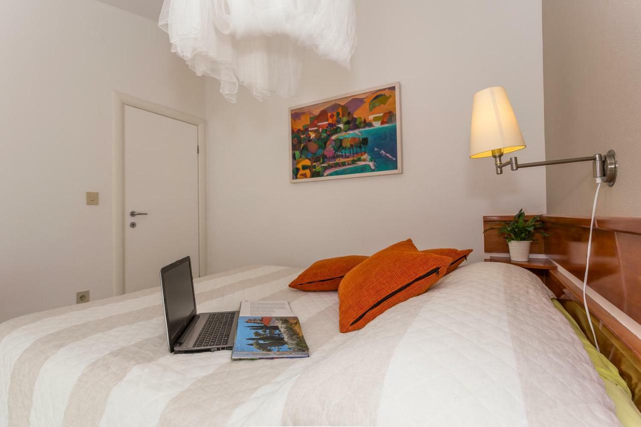 Holiday Home Lola, Sea On A Palm! Heated Pool โตรกีร์ ภายนอก รูปภาพ