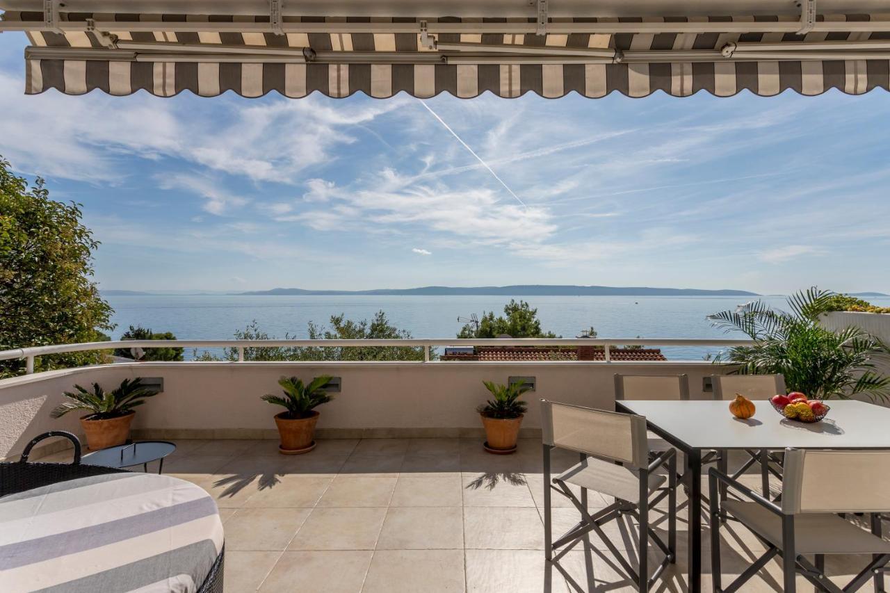 Holiday Home Lola, Sea On A Palm! Heated Pool โตรกีร์ ภายนอก รูปภาพ
