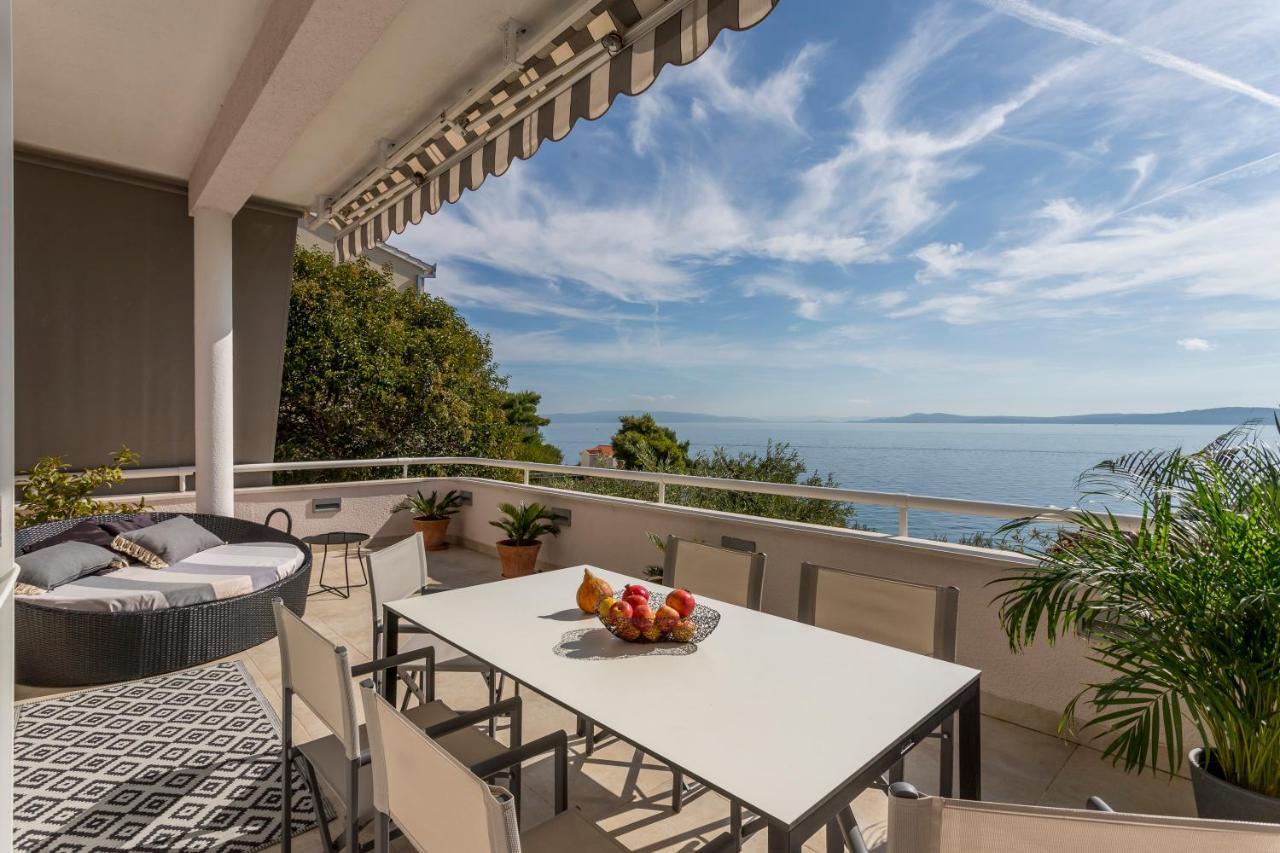 Holiday Home Lola, Sea On A Palm! Heated Pool โตรกีร์ ภายนอก รูปภาพ