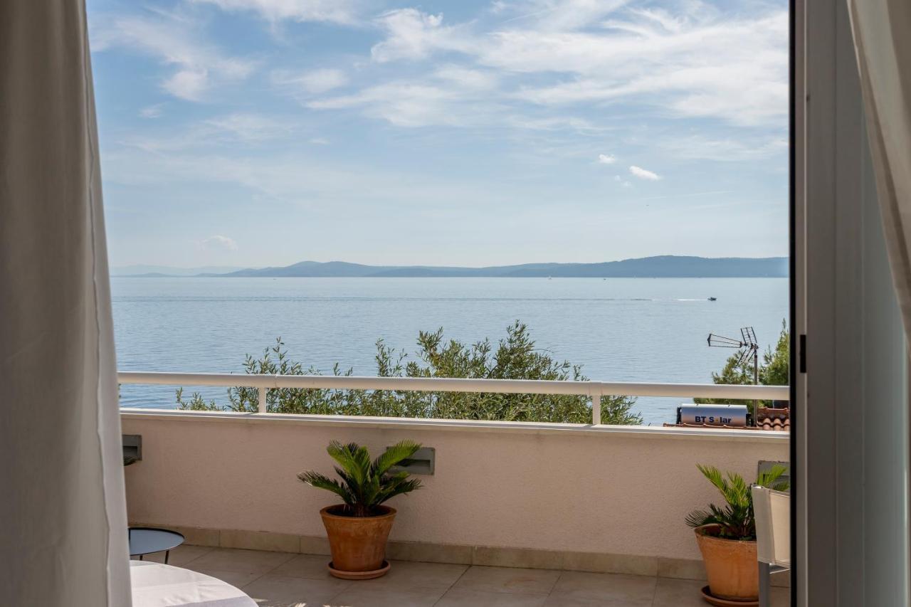 Holiday Home Lola, Sea On A Palm! Heated Pool โตรกีร์ ภายนอก รูปภาพ
